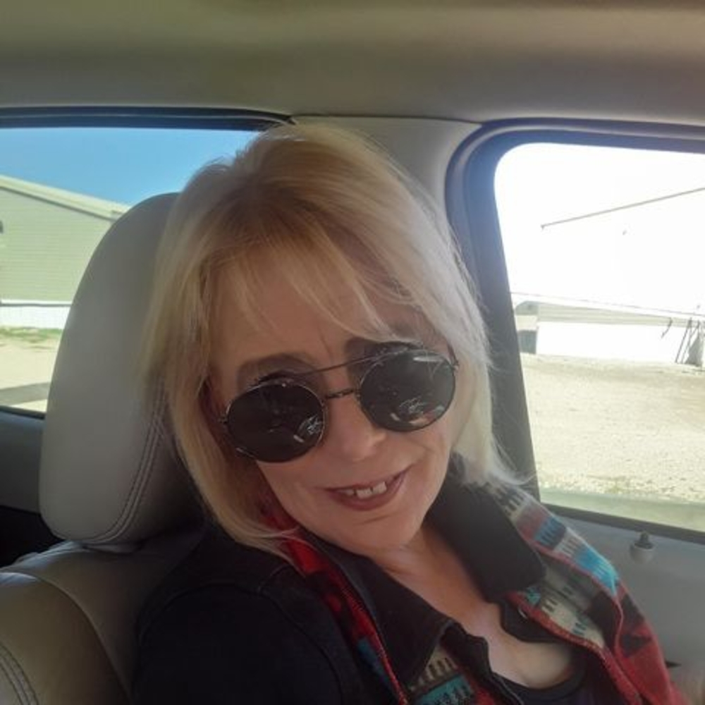 Meet your Posher, Constance